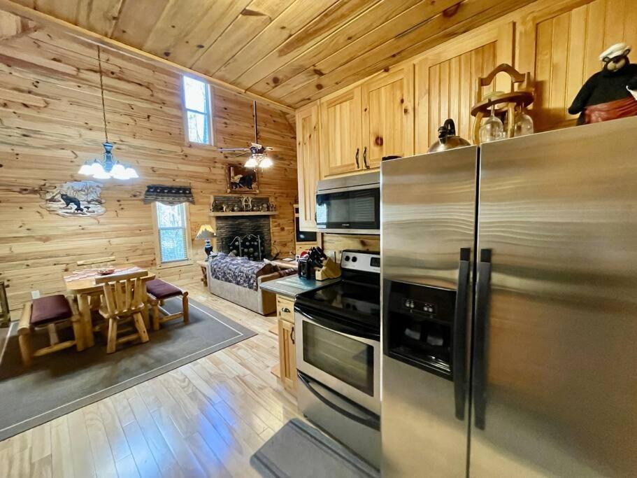 2 Bed Cabin Hot Tub Close To Helen #16 Exterior photo