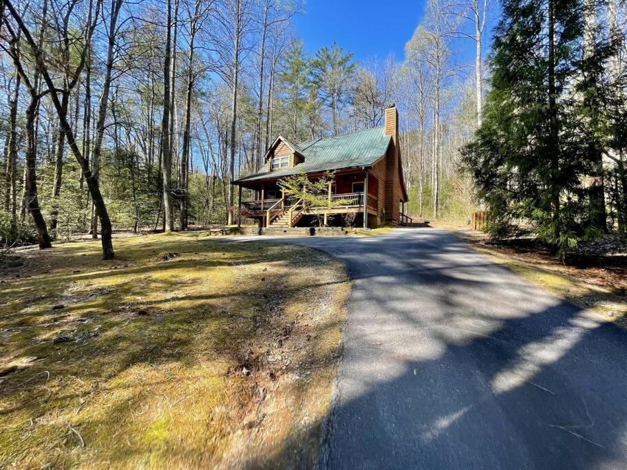 2 Bed Cabin Hot Tub Close To Helen #16 Exterior photo