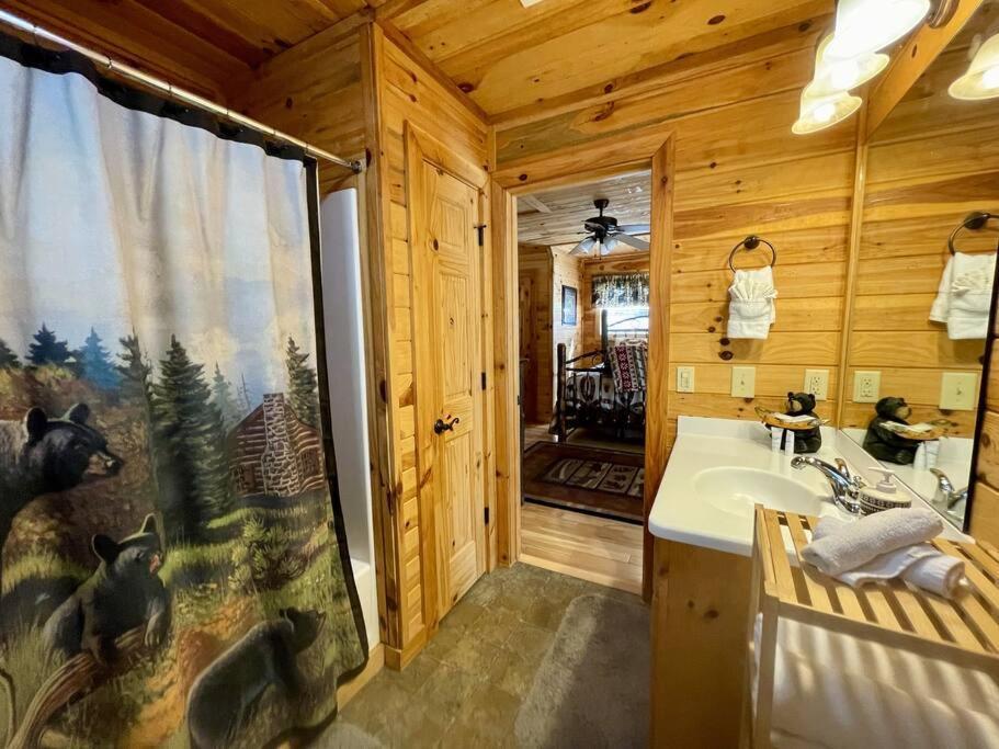 2 Bed Cabin Hot Tub Close To Helen #16 Exterior photo