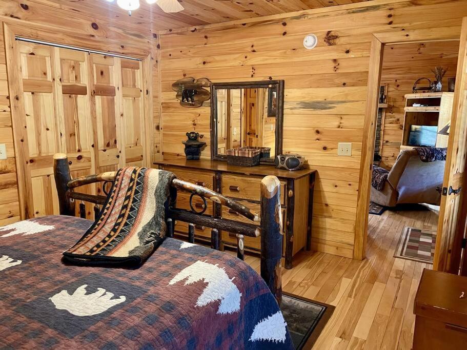 2 Bed Cabin Hot Tub Close To Helen #16 Exterior photo
