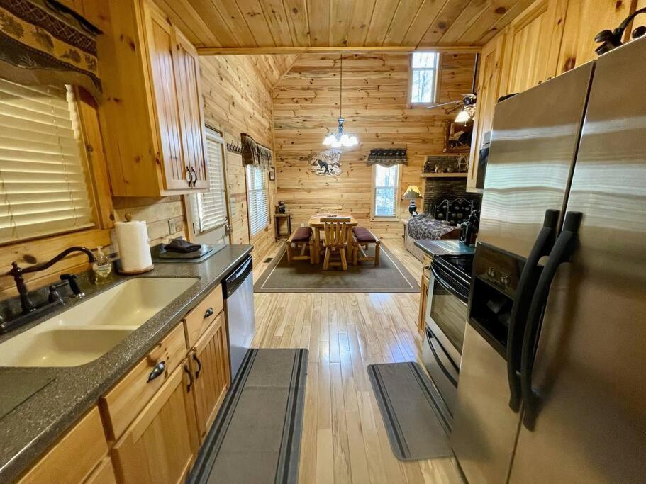 2 Bed Cabin Hot Tub Close To Helen #16 Exterior photo
